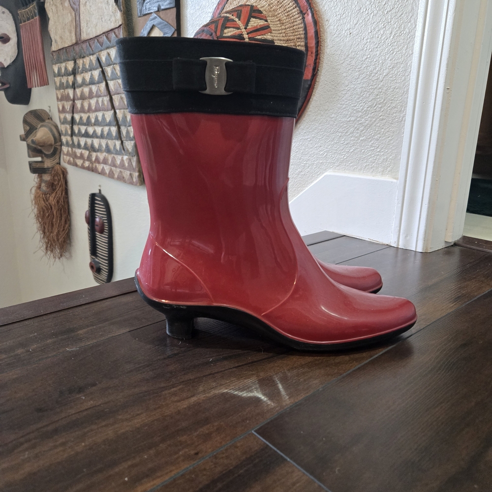 Ferragamo Red Rain Boots with Black Bow Accent - Picture 2 of 3